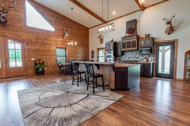 250 Aviation Avenue, Ozark, MO 65721