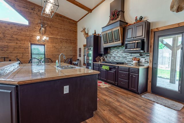 250 Aviation Avenue, Ozark, MO 65721