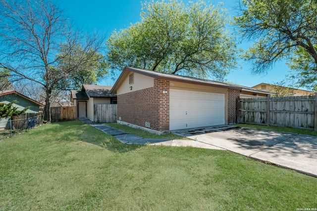 1326 Bayou Dr S, San Antonio, TX 78245