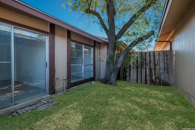 1326 Bayou Dr S, San Antonio, TX 78245