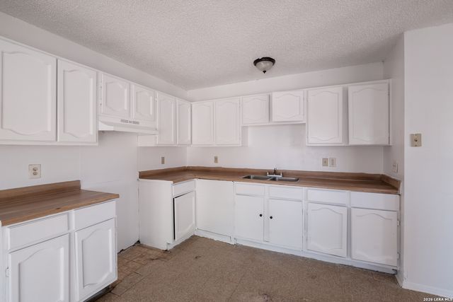 1326 Bayou Dr S, San Antonio, TX 78245