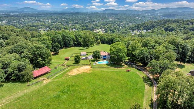 5880 Sugar Loaf Mountain RD, Roanoke, VA 24018