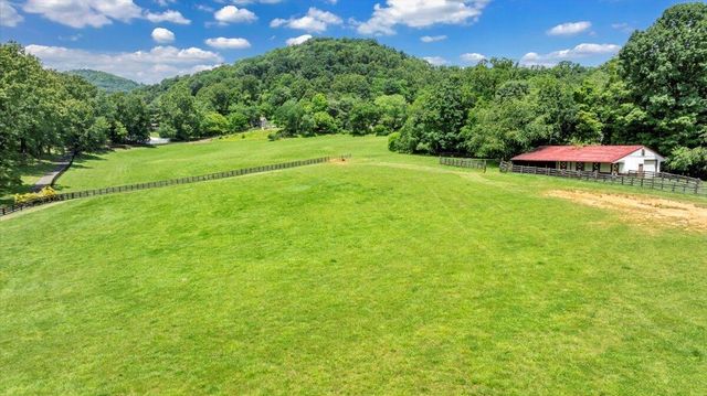 5880 Sugar Loaf Mountain RD, Roanoke, VA 24018
