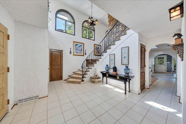 5880 Sugar Loaf Mountain RD, Roanoke, VA 24018