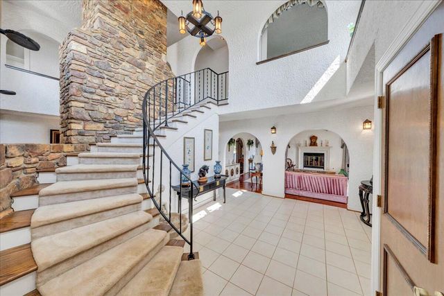 5880 Sugar Loaf Mountain RD, Roanoke, VA 24018