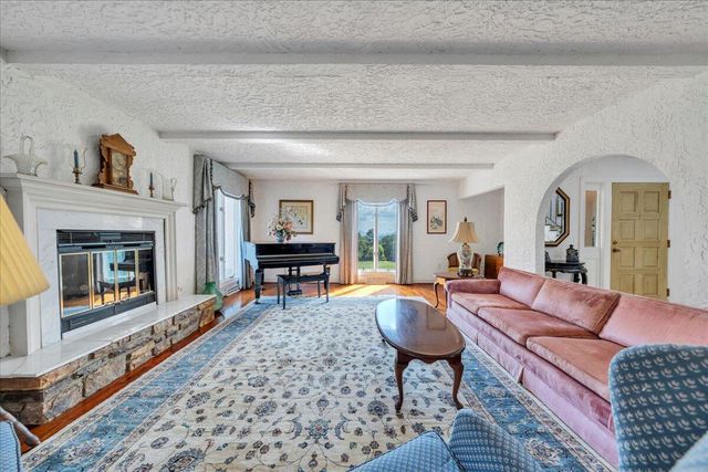 5880 Sugar Loaf Mountain RD, Roanoke, VA 24018