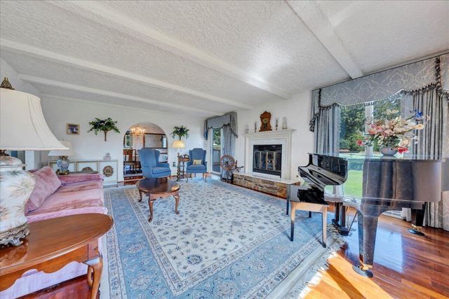 5880 Sugar Loaf Mountain RD, Roanoke, VA 24018