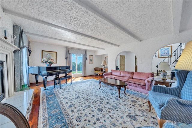 5880 Sugar Loaf Mountain RD, Roanoke, VA 24018