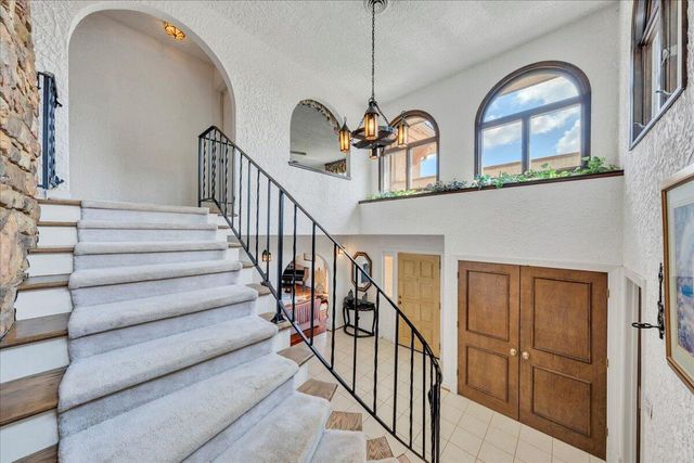 5880 Sugar Loaf Mountain RD, Roanoke, VA 24018