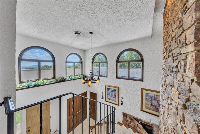 5880 Sugar Loaf Mountain RD, Roanoke, VA 24018
