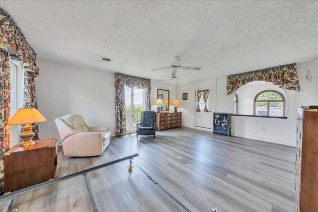 5880 Sugar Loaf Mountain RD, Roanoke, VA 24018