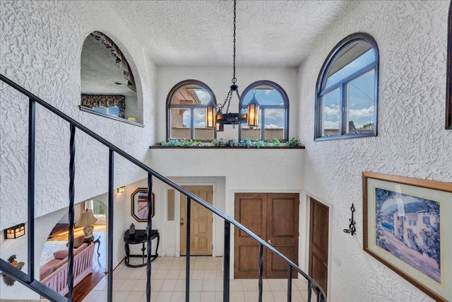 5880 Sugar Loaf Mountain RD, Roanoke, VA 24018