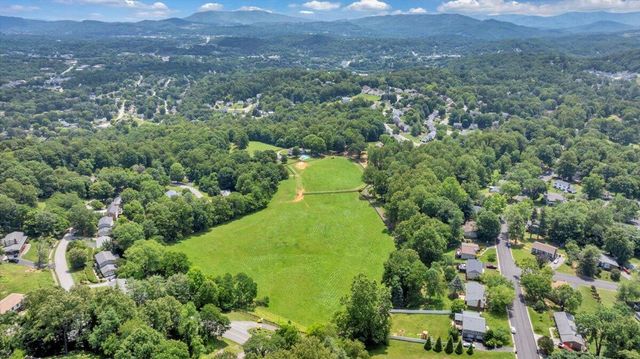 5880 Sugar Loaf Mountain RD, Roanoke, VA 24018