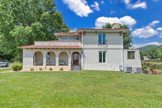 5880 Sugar Loaf Mountain RD, Roanoke, VA 24018