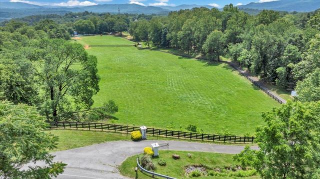 5880 Sugar Loaf Mountain RD, Roanoke, VA 24018