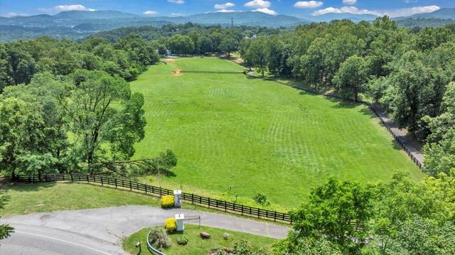 5880 Sugar Loaf Mountain RD, Roanoke, VA 24018