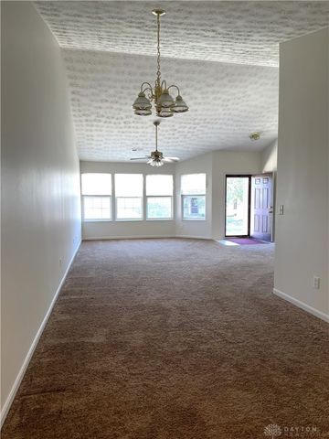 5000 Twin Lakes Circle, Englewood, OH 45315