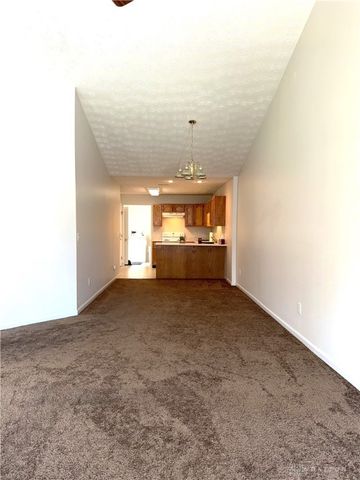 5000 Twin Lakes Circle, Englewood, OH 45315