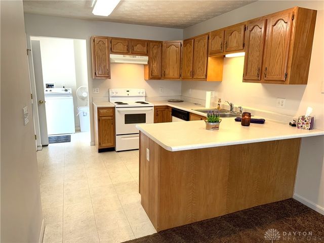 5000 Twin Lakes Circle, Englewood, OH 45315