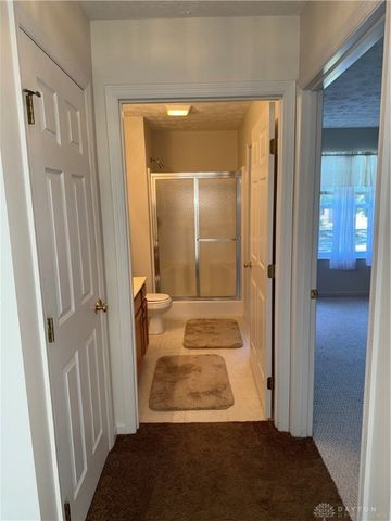 5000 Twin Lakes Circle, Englewood, OH 45315