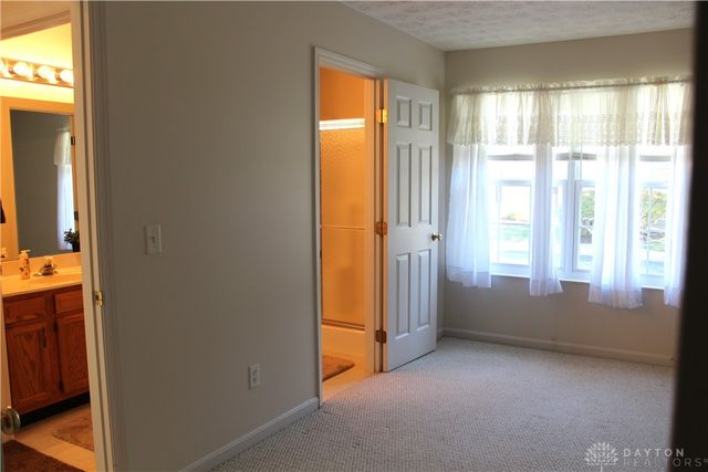 5000 Twin Lakes Circle, Englewood, OH 45315