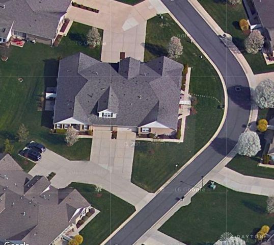 5000 Twin Lakes Circle, Englewood, OH 45315