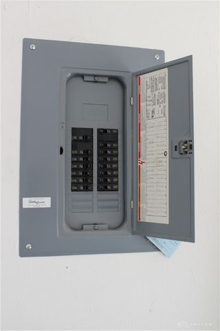 5000 Twin Lakes Circle, Englewood, OH 45315