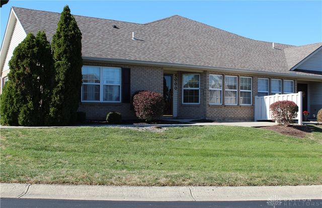 5000 Twin Lakes Circle, Englewood, OH 45315