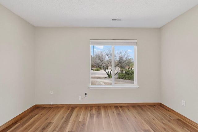 8000 Tuscarora Road NW, Albuquerque, NM 87114