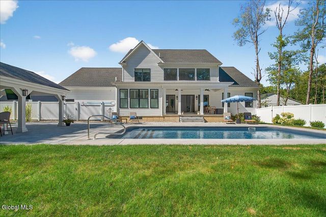 8 Brooke Court, Clifton Park, NY 12065