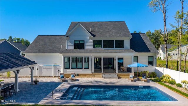 8 Brooke Court, Clifton Park, NY 12065