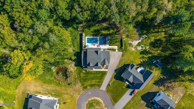 8 Brooke Court, Clifton Park, NY 12065