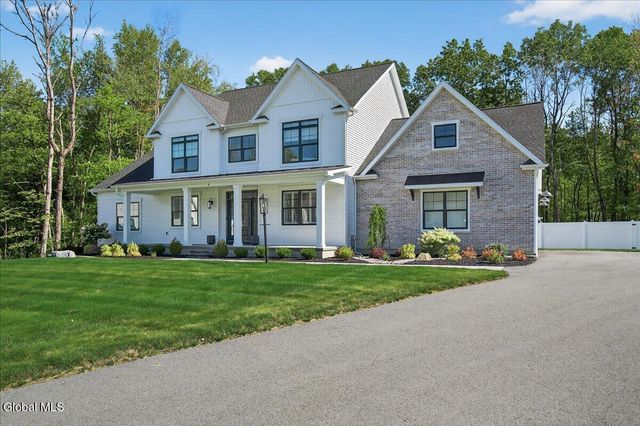 8 Brooke Court, Clifton Park, NY 12065