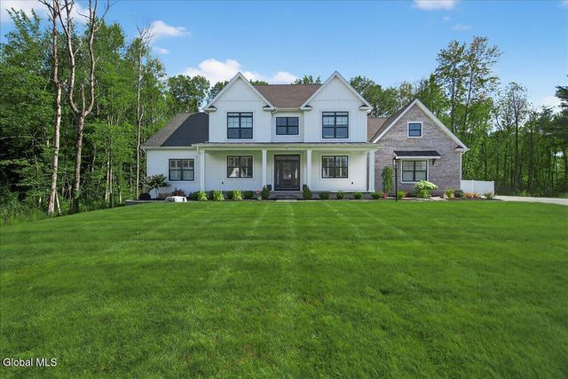 8 Brooke Court, Clifton Park, NY 12065