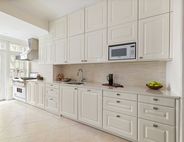 127 E 81ST Street, New York City, NY 10028