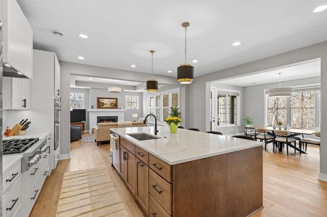 25460 Park Lane, Excelsior, MN 55331