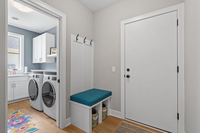 25460 Park Lane, Excelsior, MN 55331