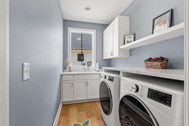 25460 Park Lane, Excelsior, MN 55331