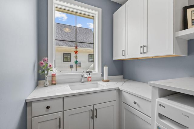 25460 Park Lane, Excelsior, MN 55331