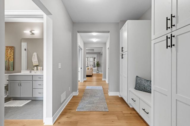 25460 Park Lane, Excelsior, MN 55331