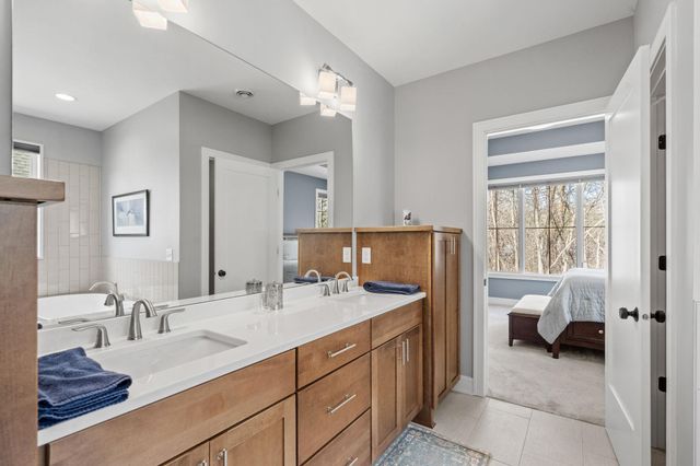 25460 Park Lane, Excelsior, MN 55331