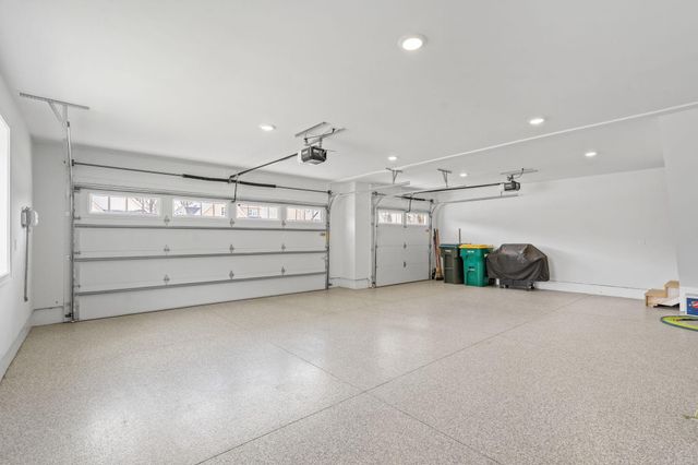 25460 Park Lane, Excelsior, MN 55331