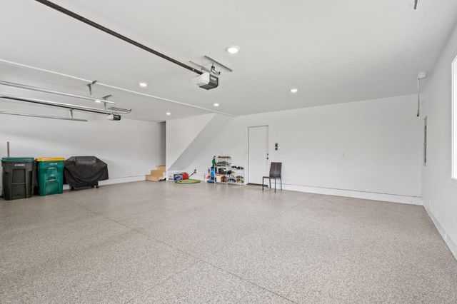 25460 Park Lane, Excelsior, MN 55331