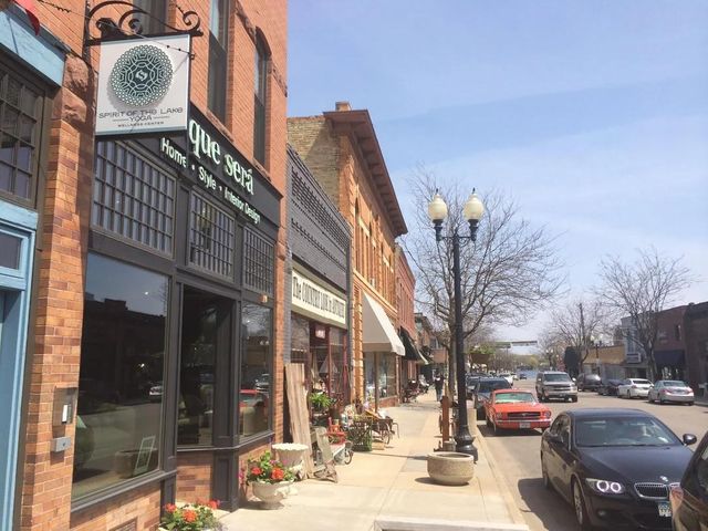 25460 Park Lane, Excelsior, MN 55331