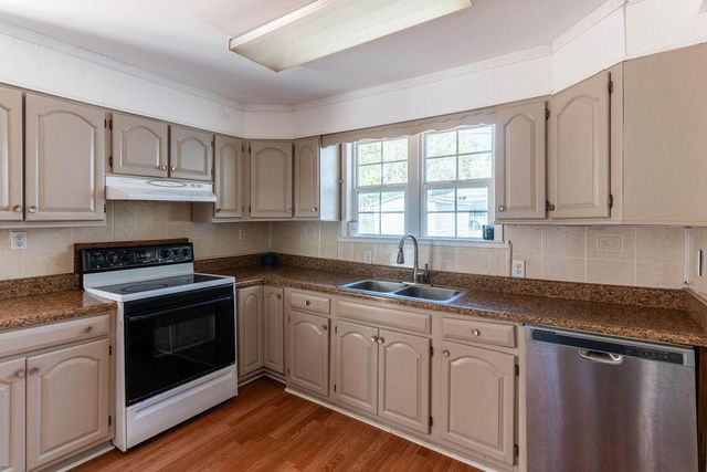 150 Gardner Rd, Spartanburg, SC 29307