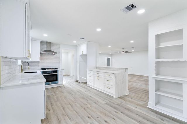 18111 Barbuda Lane, Houston, TX 77058