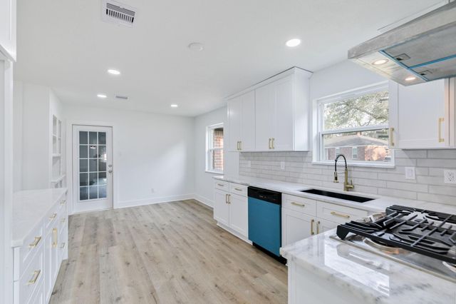 18111 Barbuda Lane, Houston, TX 77058