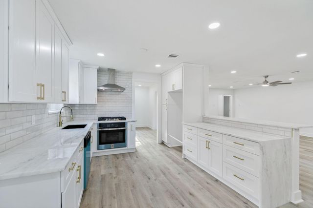 18111 Barbuda Lane, Houston, TX 77058