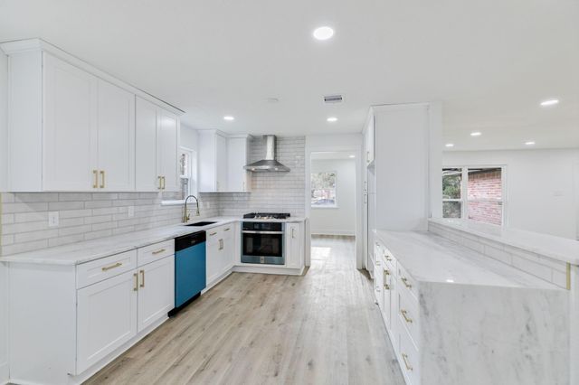 18111 Barbuda Lane, Houston, TX 77058