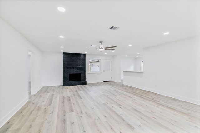 18111 Barbuda Lane, Houston, TX 77058